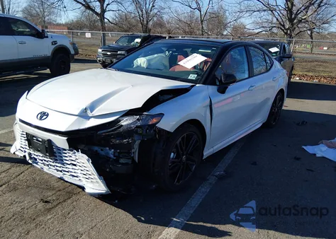 2025 Toyota Camry Xse z USA, uszkodzony, nr VIN 4T1DBADKXSU007218